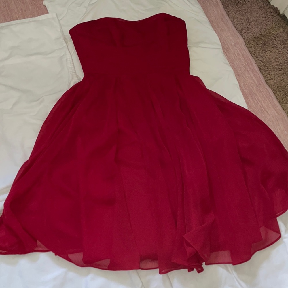 David’s bridal red strapless chiffon dress in Apple